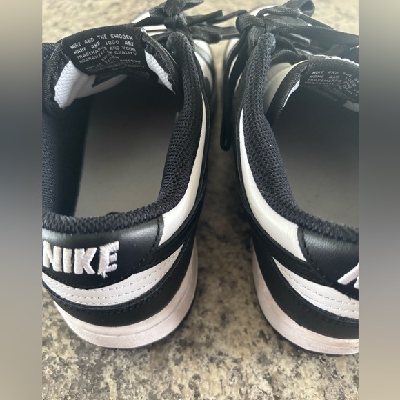 Women’s Nike Dunks size 8.5 🖤🤍 - Picture 5 of 7